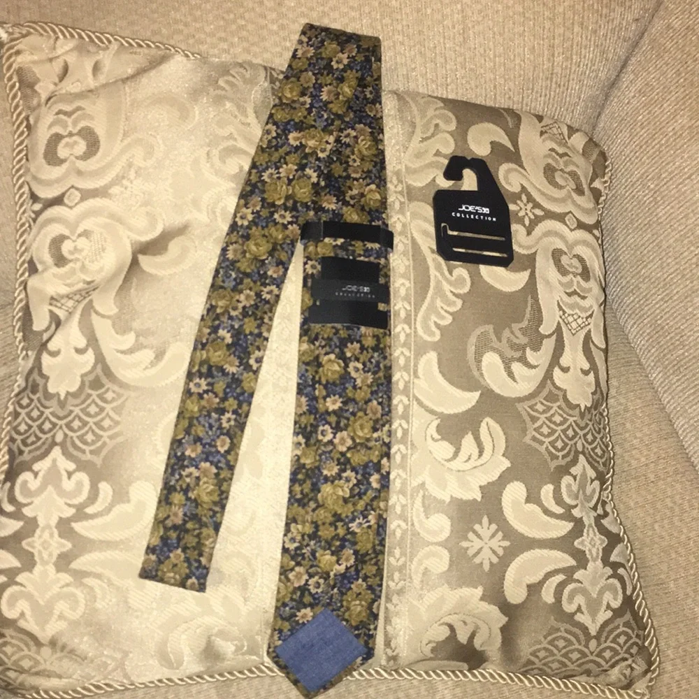 🫒 NWT Joe’s Collection Floral Green/Blue Tie